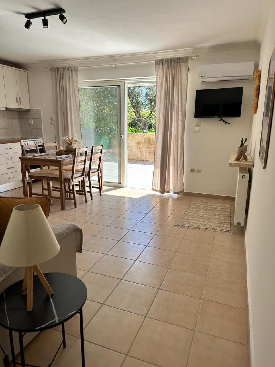 Corfu Lakeside Cottage カノニ エクステリア 写真